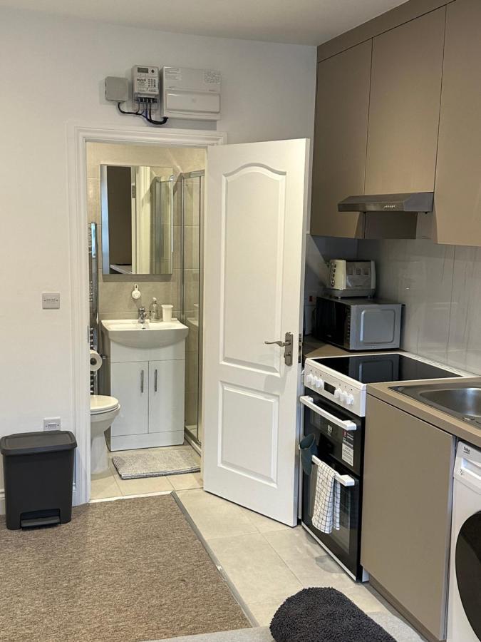 Bright Modern, 1 Bed Flat, 15 Mins Away From Central London Hendon Exterior foto